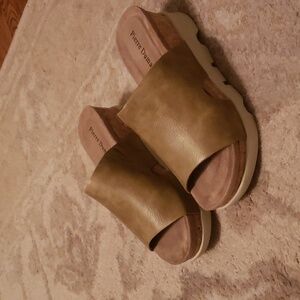 2.5" Taupe Slides size 6.0 Brand New